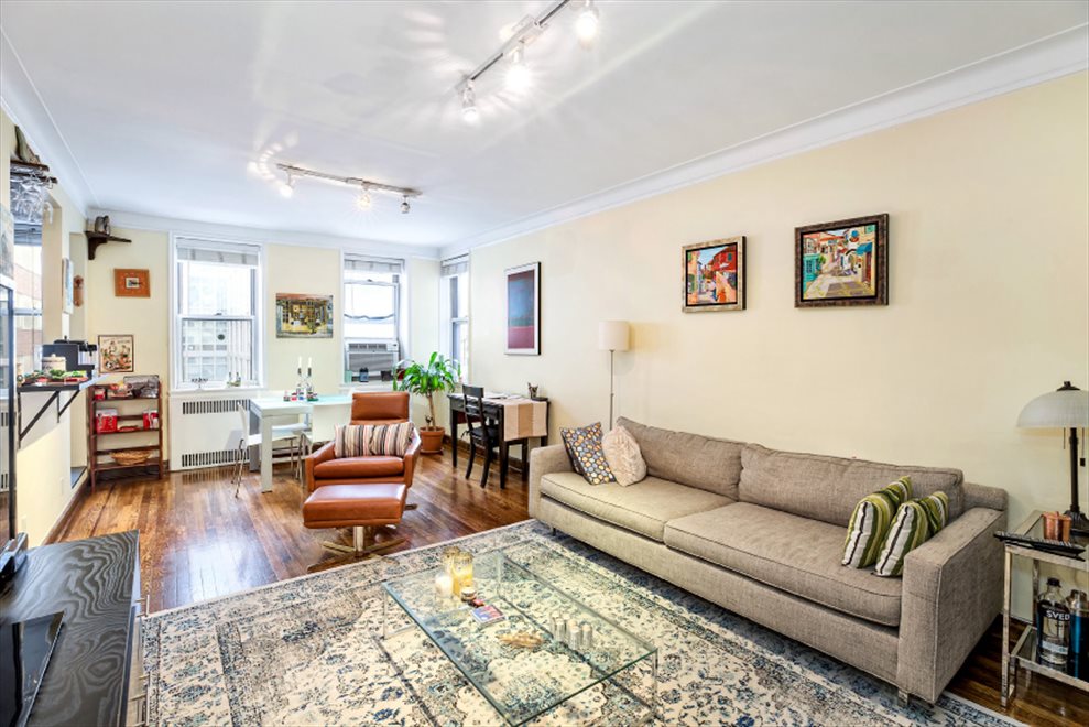 New York City Real Estate | View West 52Nd Street | 1 Bed, 1 Bath | View 1