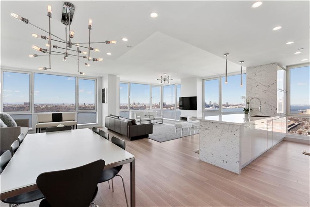 635 West 42nd Street 45THFLOOR, Manhattan Property for sale